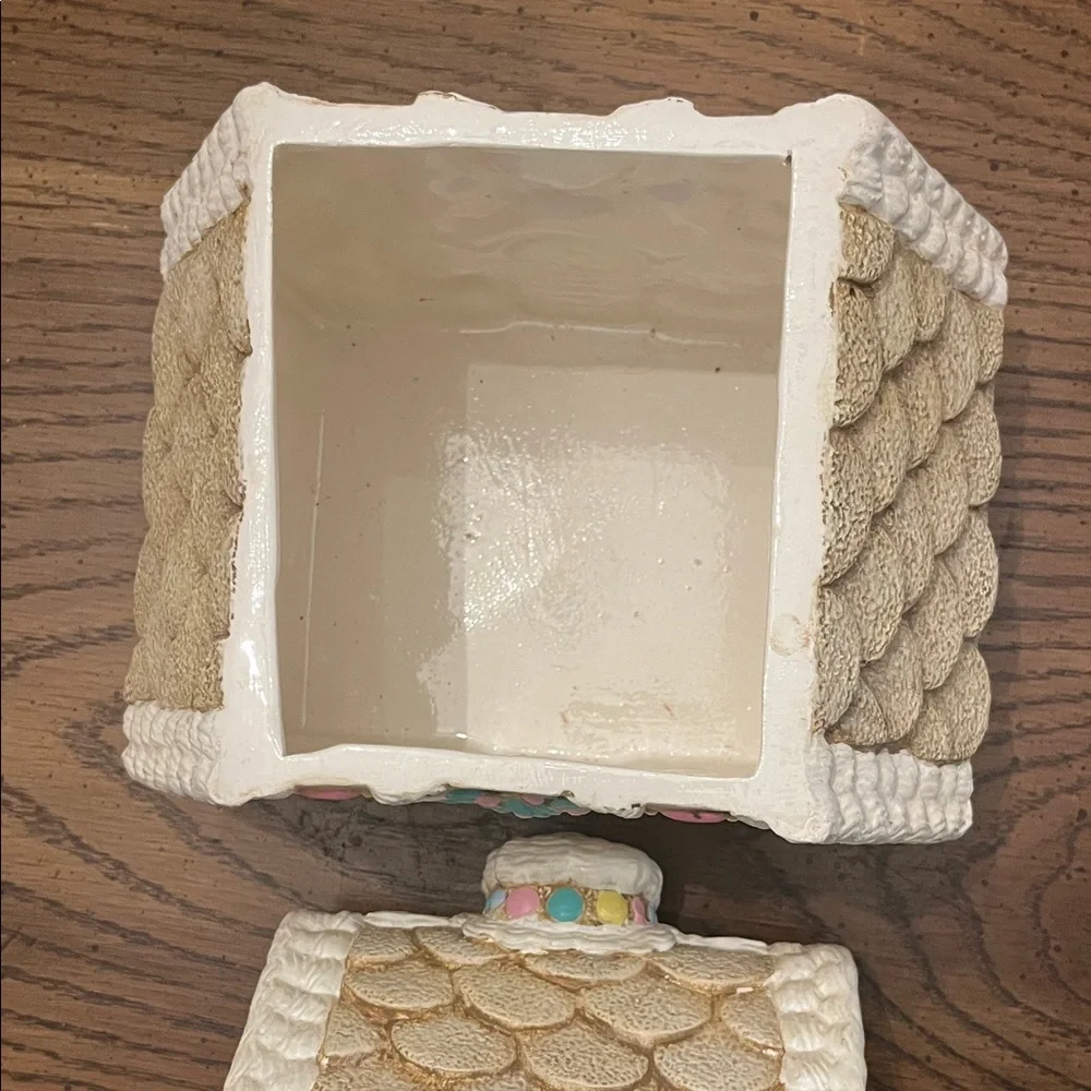 Charming Holiday Gingerbread‎ House Cookie Jar